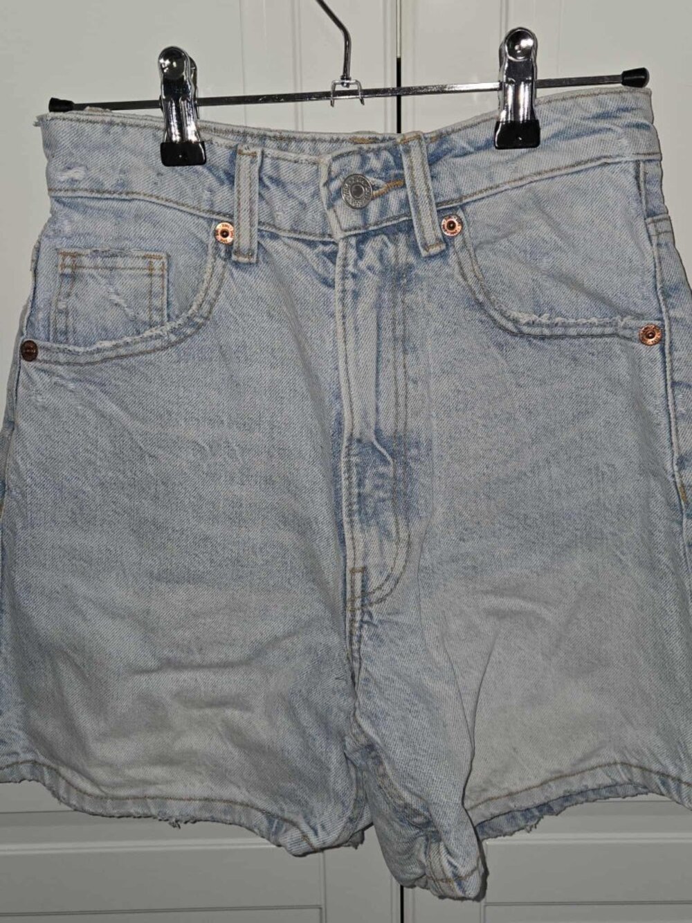 Zara USA size 0 or Euro size 32 denim shorts